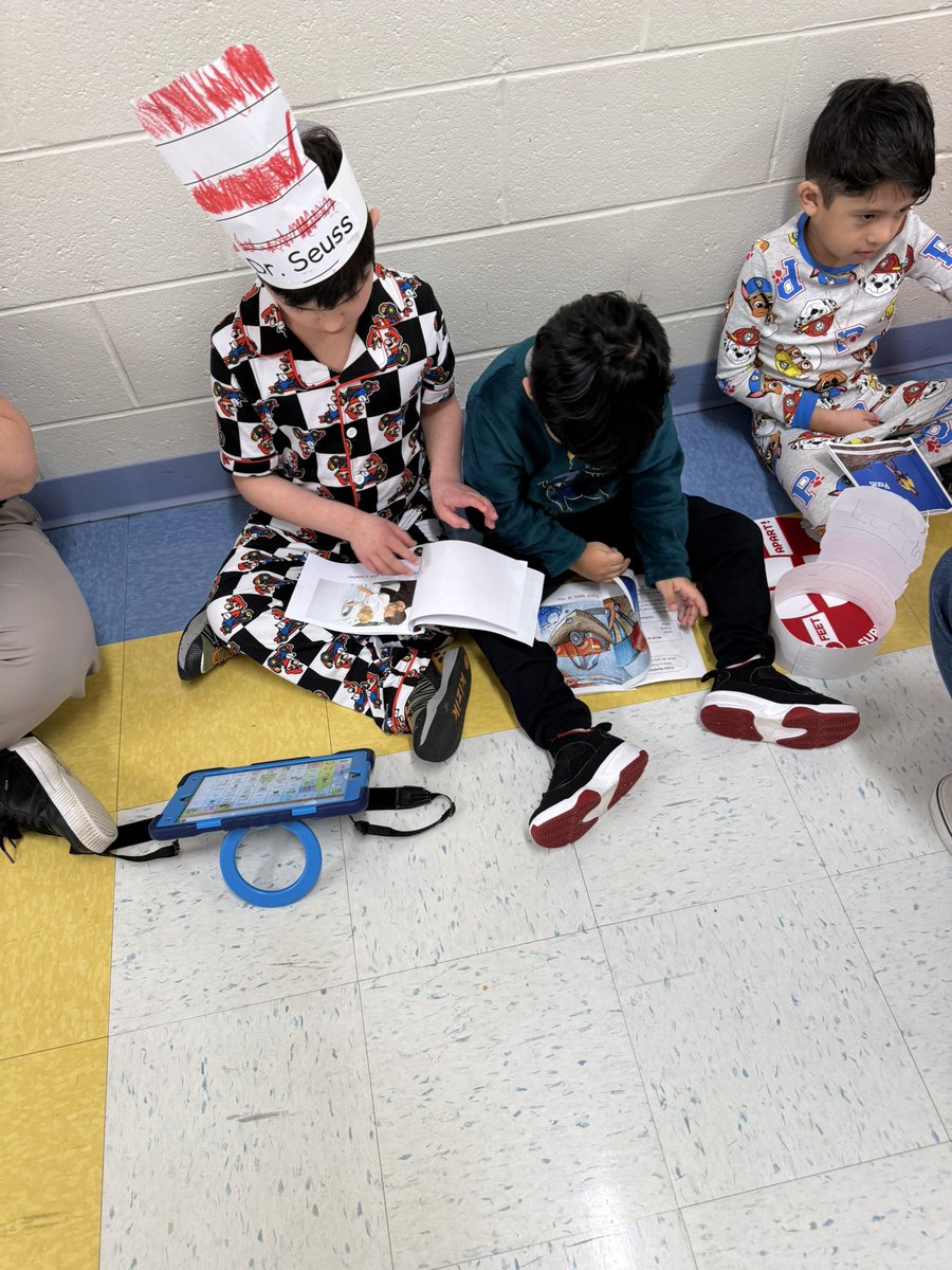 Richardella_FLC's tweet photo. Read Across America Week! https://t.co/34Xm5VR9lp