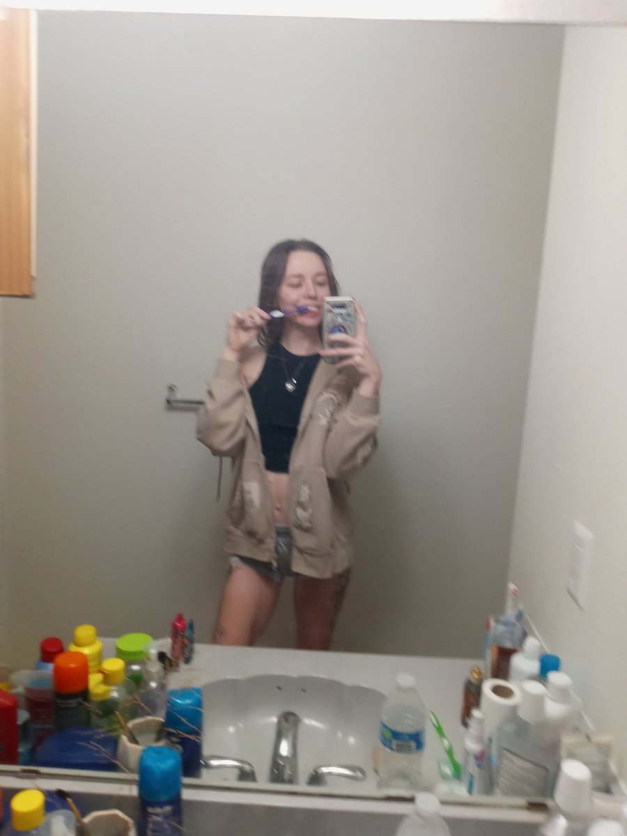 unfiltered_pics's tweet photo. Get freshened up with me X! 

I hope y'all have been staying safe 🥀 Until next time when I have the free time for more 😇💖 Plus hopefully I'll have access to my notifications and messages again! 😚 https://t.co/JqNvQ538Mo