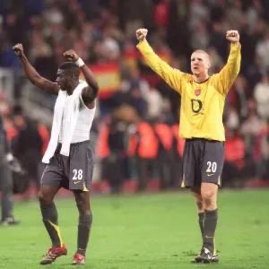 Arsenal set a record of 10 consecutive clean sheets and 995 minutes without conceding in the 2005/06 UEFA Champions League. Starting after matchday 2, they kept clean sheets through the group stage and knockouts until the final.

Senderos was in that defense until the final when