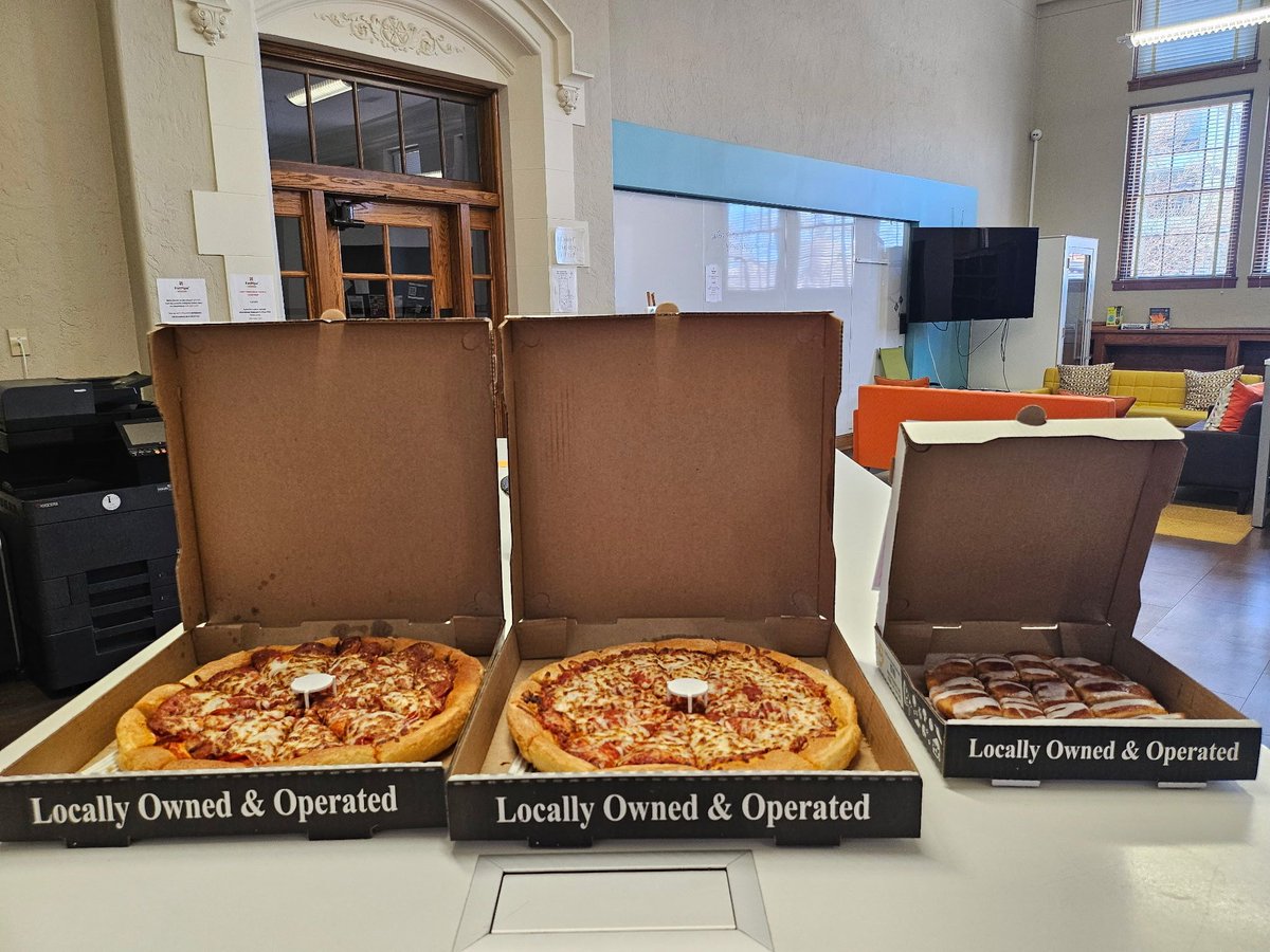 Don’t miss out on our Friday perk 🍕Every Friday is a pizza party at FatPipe! Huge thank you to Pizza9 for keeping our members fueled and happy. 

#FatPipeNM #CoworkingLife #PizzaFriday #FridayPerks  #ThankYouPizza9 #SupportLocal
