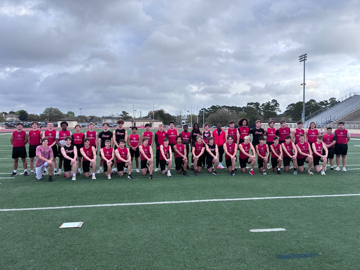 FootballTomball's tweet image. For 8 straight weeks, these young men have been in the weight room before or after school. Their dedication and commitment are setting the standard and elevating Tomball Football. 
#FHFT #CougarCulture #EarnedNotGiven