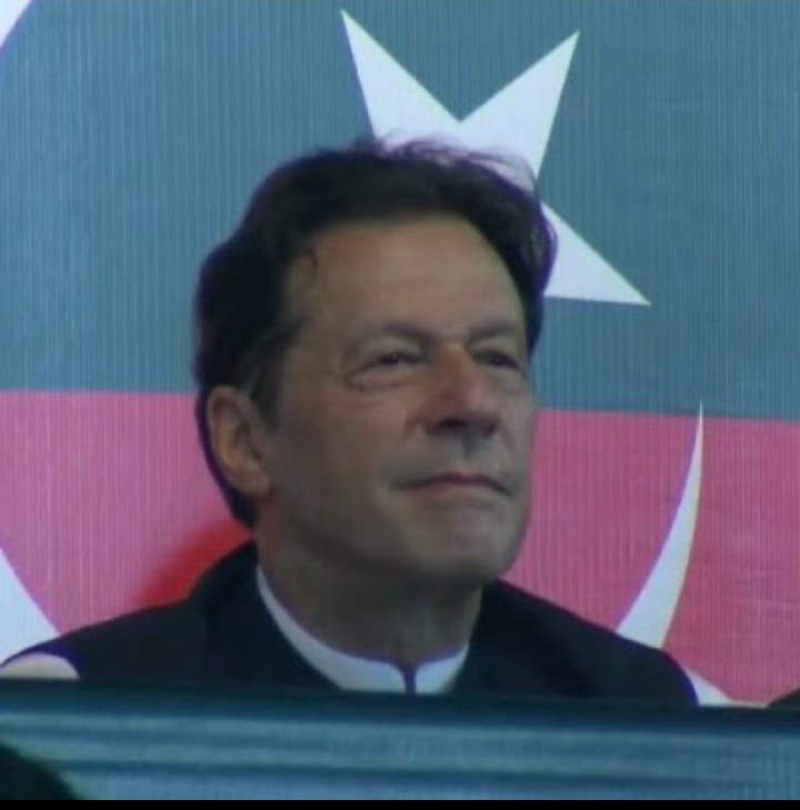Taimoorr2's tweet photo. خود کو اتنا قابل بناو کے لوگ ہر وقت ہر جگہ ہر موقع پر آپ ہی کا نام لیں۔ https://t.co/mtGXT73LVx