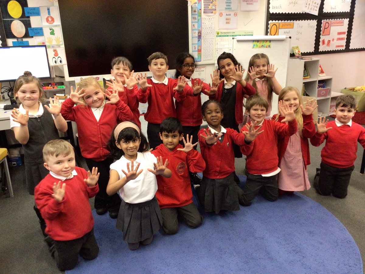 Miss Mitchell Year 1 tweet media