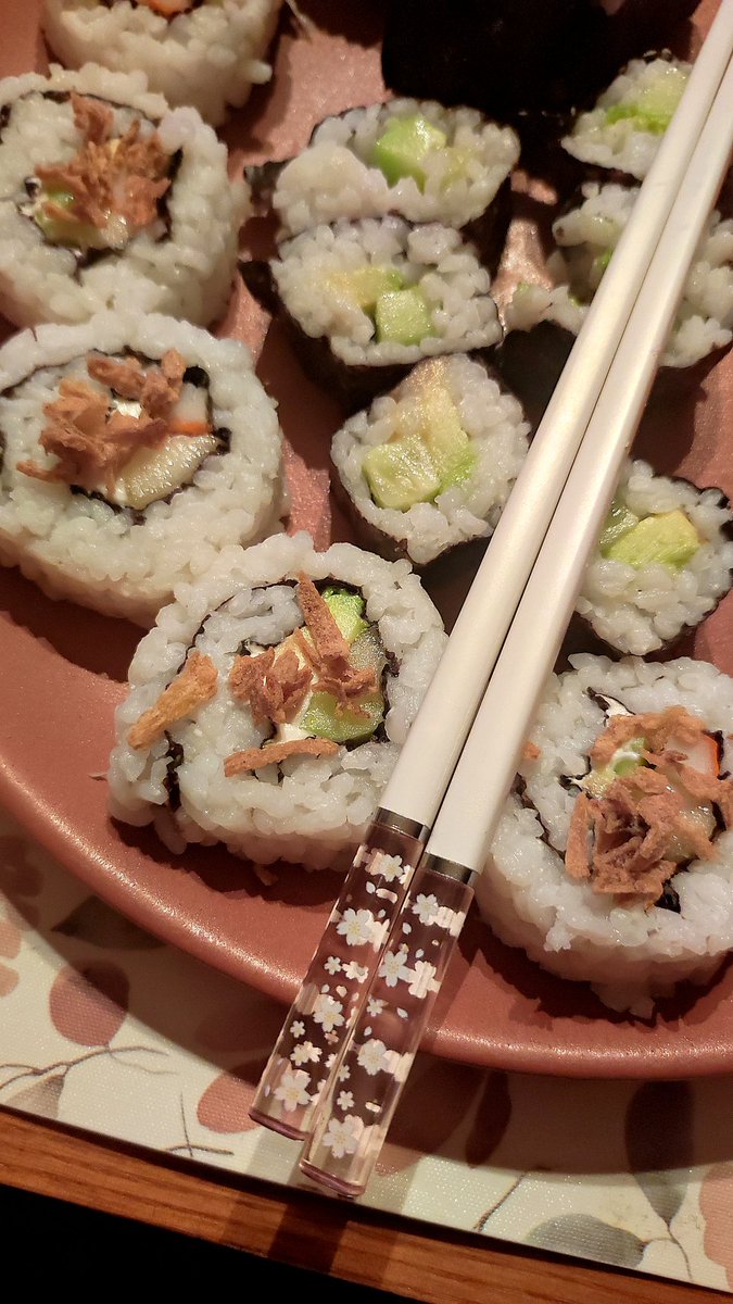 Mi viernes noche 🍣✨