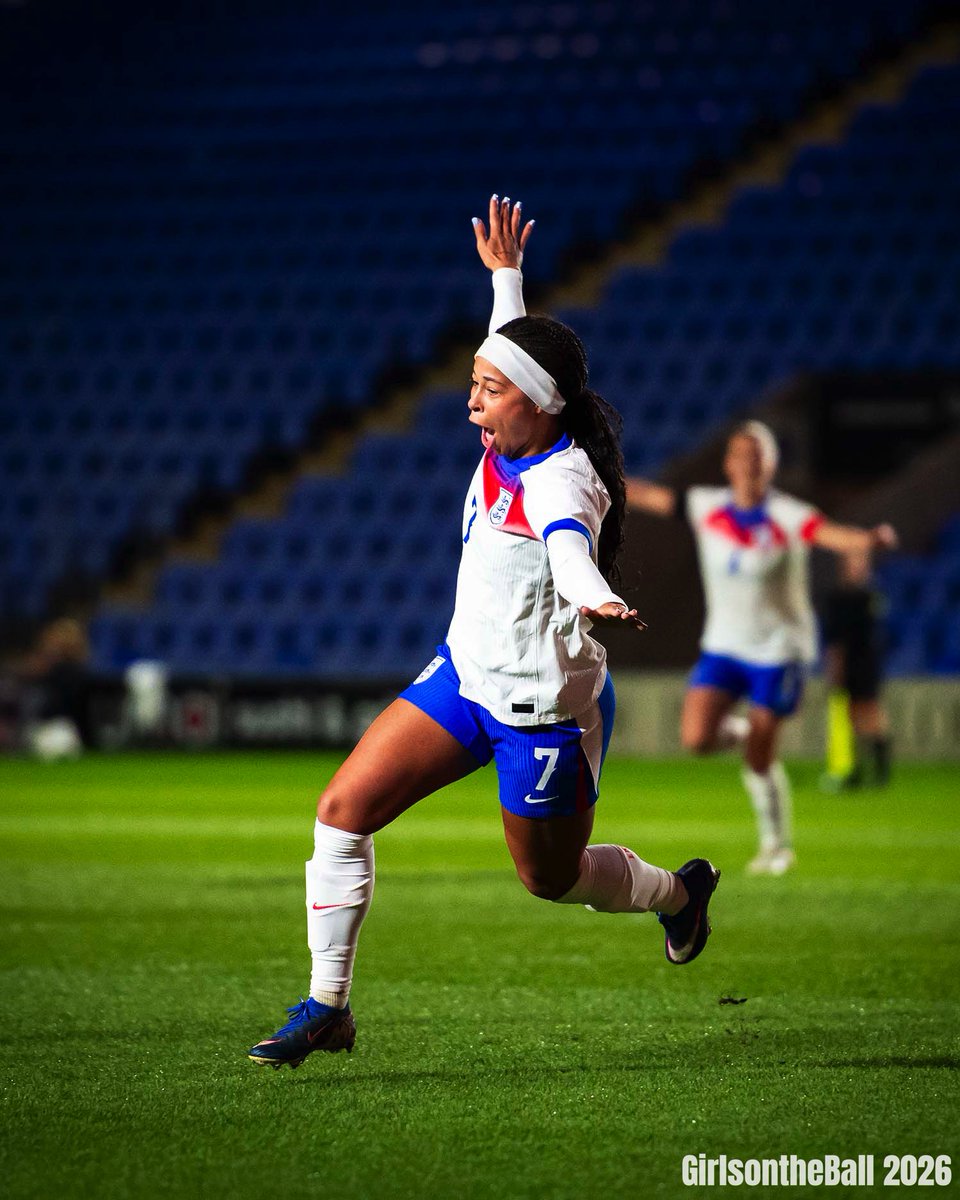 GirlsontheBall's tweet photo. ✈️
1-0 | #ENGNED | #YoungLionesses | #GOTBLive https://t.co/BaoEWRdfbx
