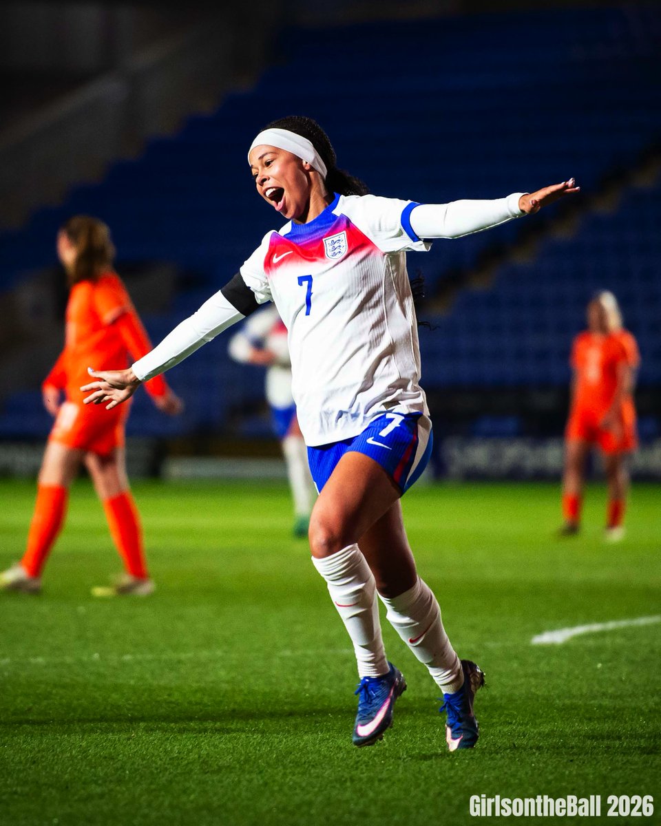 GirlsontheBall's tweet photo. ✈️
1-0 | #ENGNED | #YoungLionesses | #GOTBLive https://t.co/BaoEWRdfbx