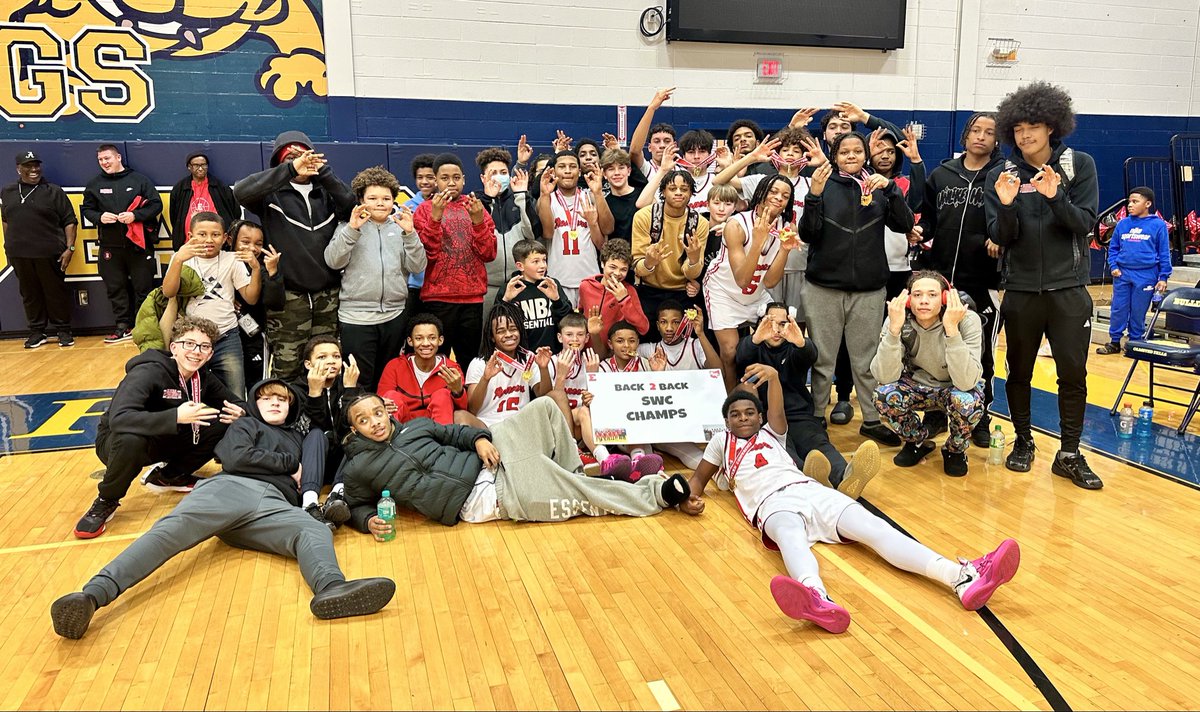 ElyriaSchools's tweet photo. The Undefeated Elyria 8th Grade Boys Basketball Team clinched the SWC Conference Championship for the second straight year. This team is incredible — They had lots of crowd support, and even the @ElyriaAthletics @ElyriaHigh Boys Basketball Team was there to cheer them on! https://t.co/mwLqtfU9jI