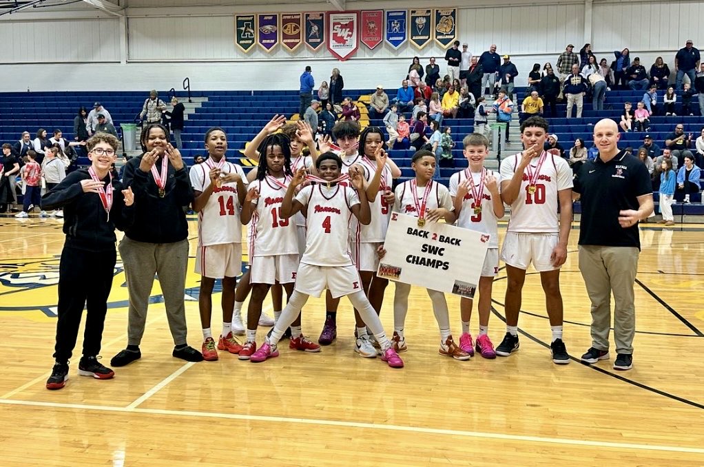 ElyriaSchools's tweet photo. The Undefeated Elyria 8th Grade Boys Basketball Team clinched the SWC Conference Championship for the second straight year. This team is incredible — They had lots of crowd support, and even the @ElyriaAthletics @ElyriaHigh Boys Basketball Team was there to cheer them on! https://t.co/mwLqtfU9jI