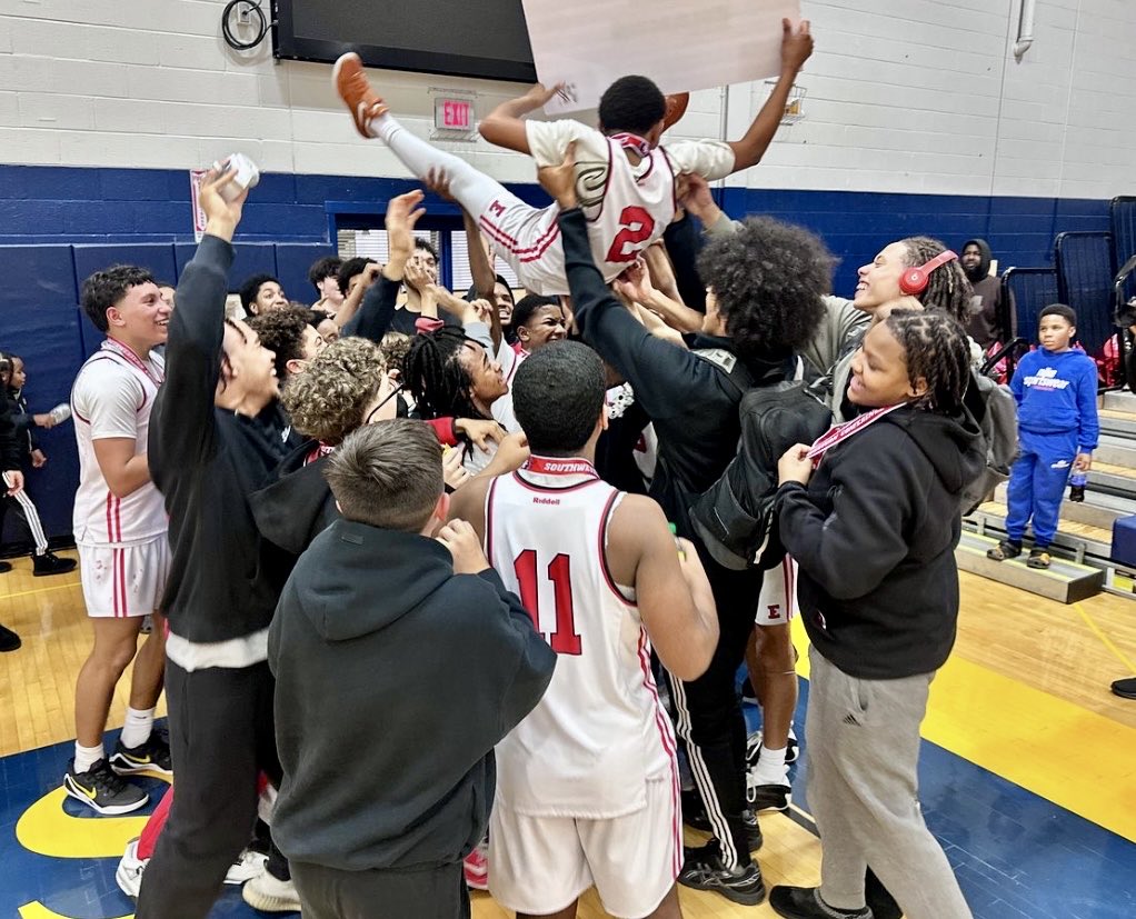 ElyriaSchools's tweet photo. The Undefeated Elyria 8th Grade Boys Basketball Team clinched the SWC Conference Championship for the second straight year. This team is incredible — They had lots of crowd support, and even the @ElyriaAthletics @ElyriaHigh Boys Basketball Team was there to cheer them on! https://t.co/mwLqtfU9jI