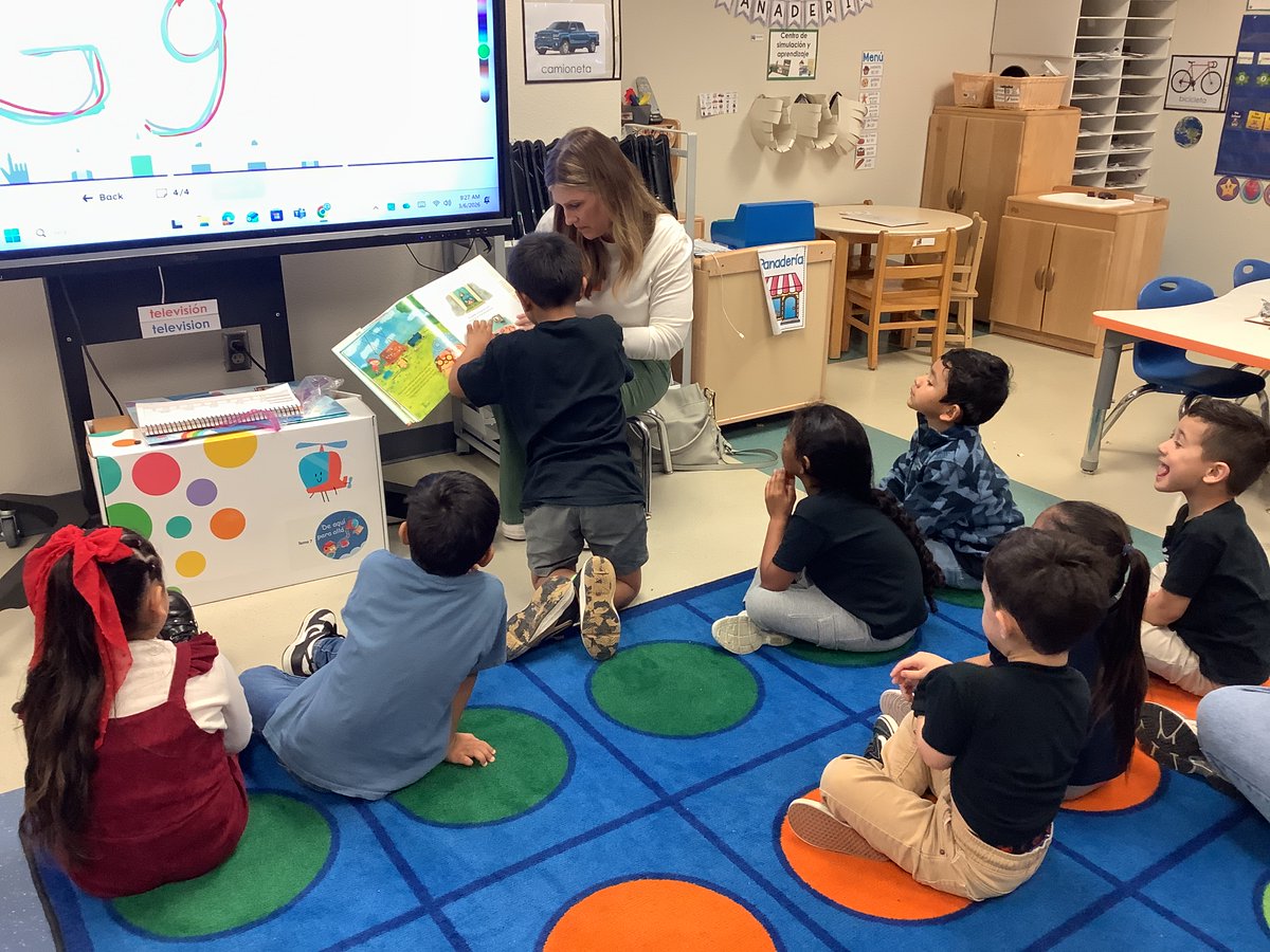 PierceECPandas's tweet photo. Pandas had a great time with the United Way Reading Day volunteers! @PierceECPandas truly appreciates the volunteers’ willingness to come to our school and read to our students. Thank you for making reading so special for our kids! @UnitedWayDallas @IrvingLibraries https://t.co/msnOv7AAp9