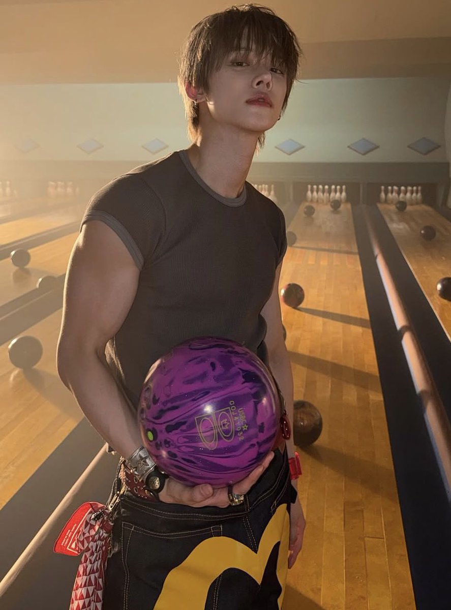 this yeonjun look 😳