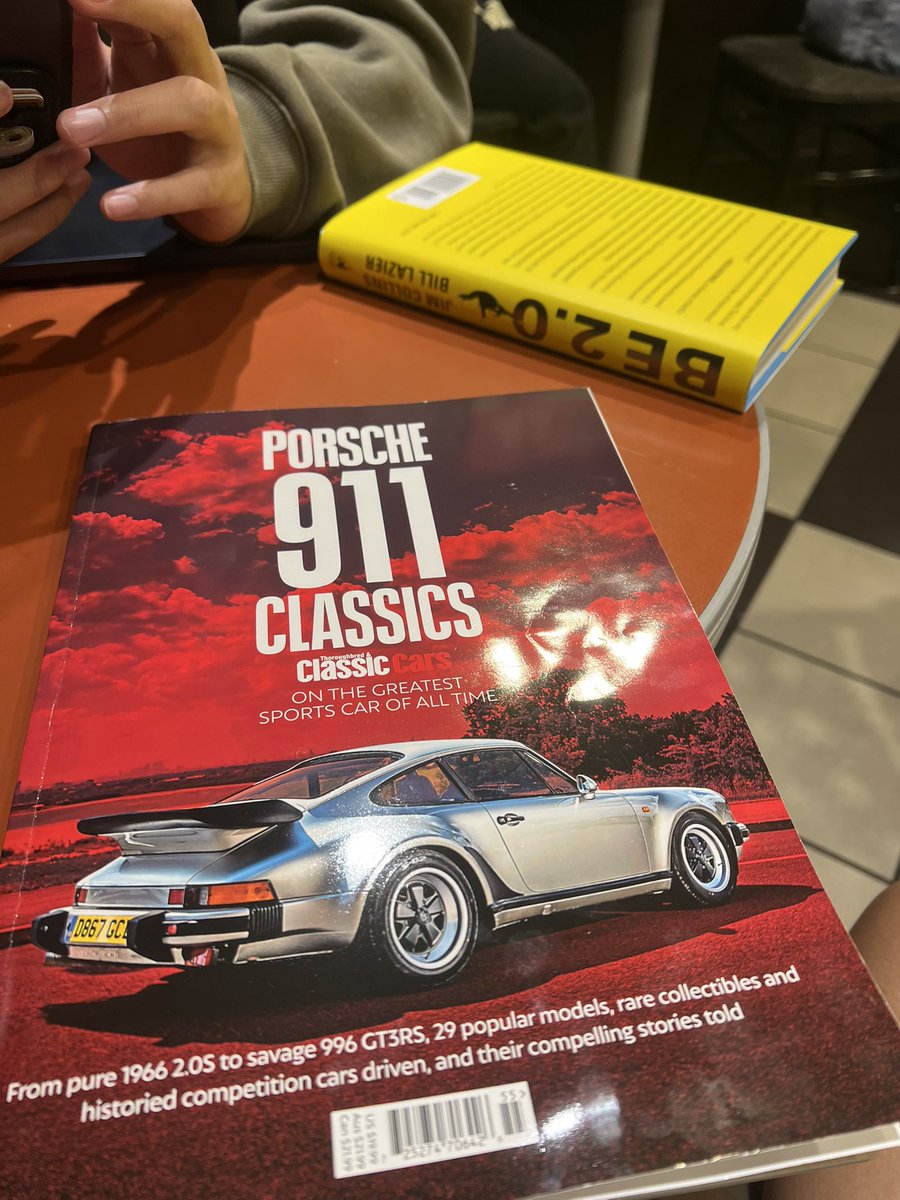 jaclorenzoo's tweet photo. there are many place to find good design inspiration. But many designers overlook on the physical inspirations.
I like to look at magazines as an inspirations because there are so many unique things in a magazine from grid layouts, typography, editorial styles. https://t.co/h8Y7WQxSwp