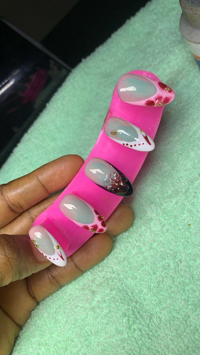 hollamiedae's tweet photo. @Wizarab10 Pls support my business.

I’m a home-based nail tech creatin soft glam press-on sets

To celebrate,I’m offerin N1000 off the first 5 orders in the International Women’s Day week

U can make your order via my TT/IG: @beas.edit.studio

Orders,repost and referrals would mean a lot🙏 https://t.co/9sV45jDjDQ