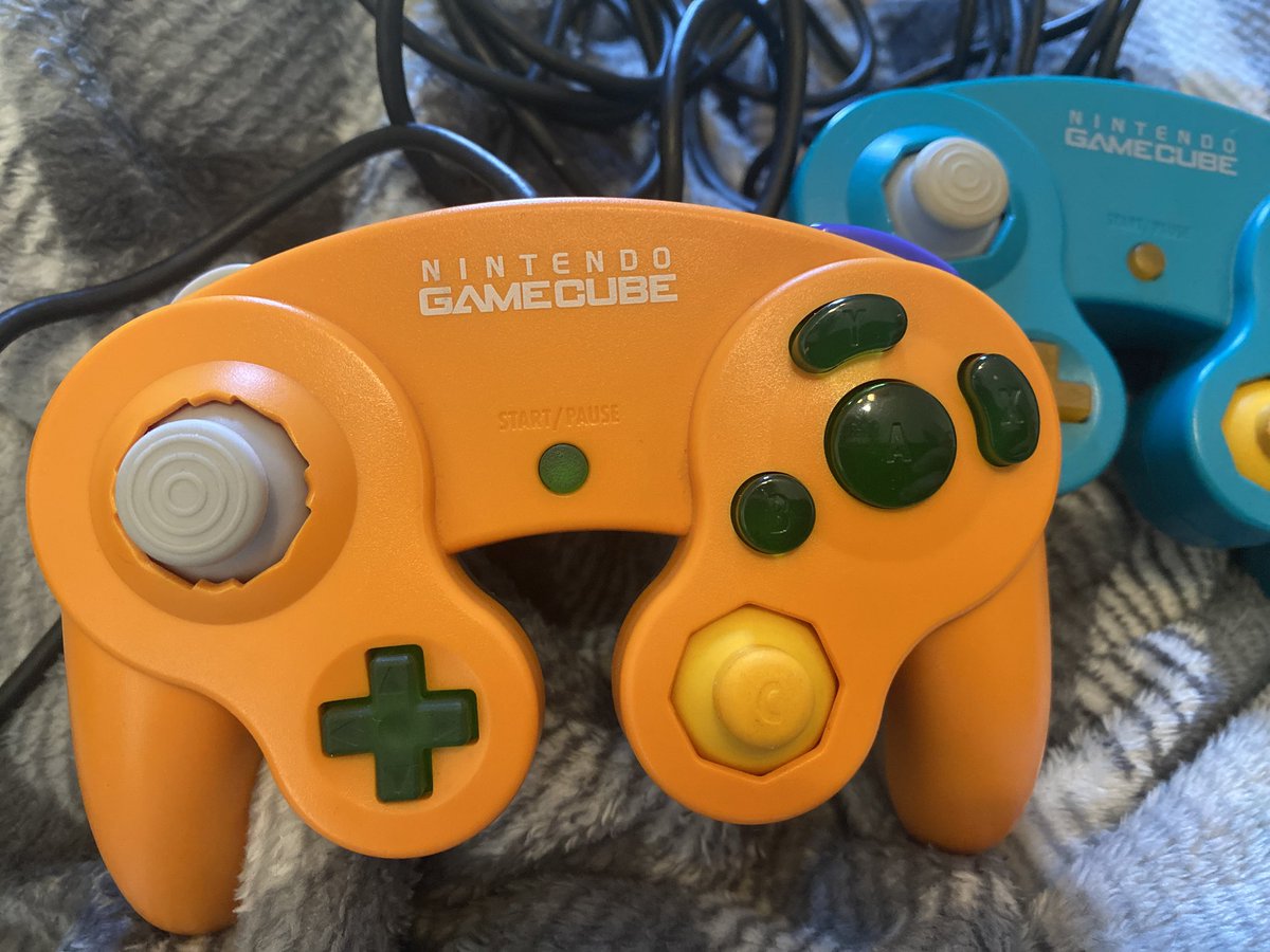 LloydTheHuman tweet media