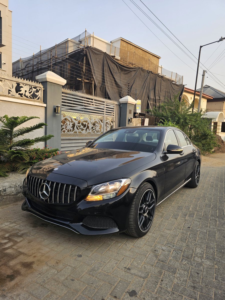 DeGentleman_'s tweet image. Checked out this clean 2016 Benz C300 this my chairman wants to declutter today and it's soo smooth! Mileage is decent, no errors

Price: ₦14,600,000 

Car is buy and drive, just change the oil and keep flexing

📍Surulere, Lagos

Kindly repost 🙏🙏