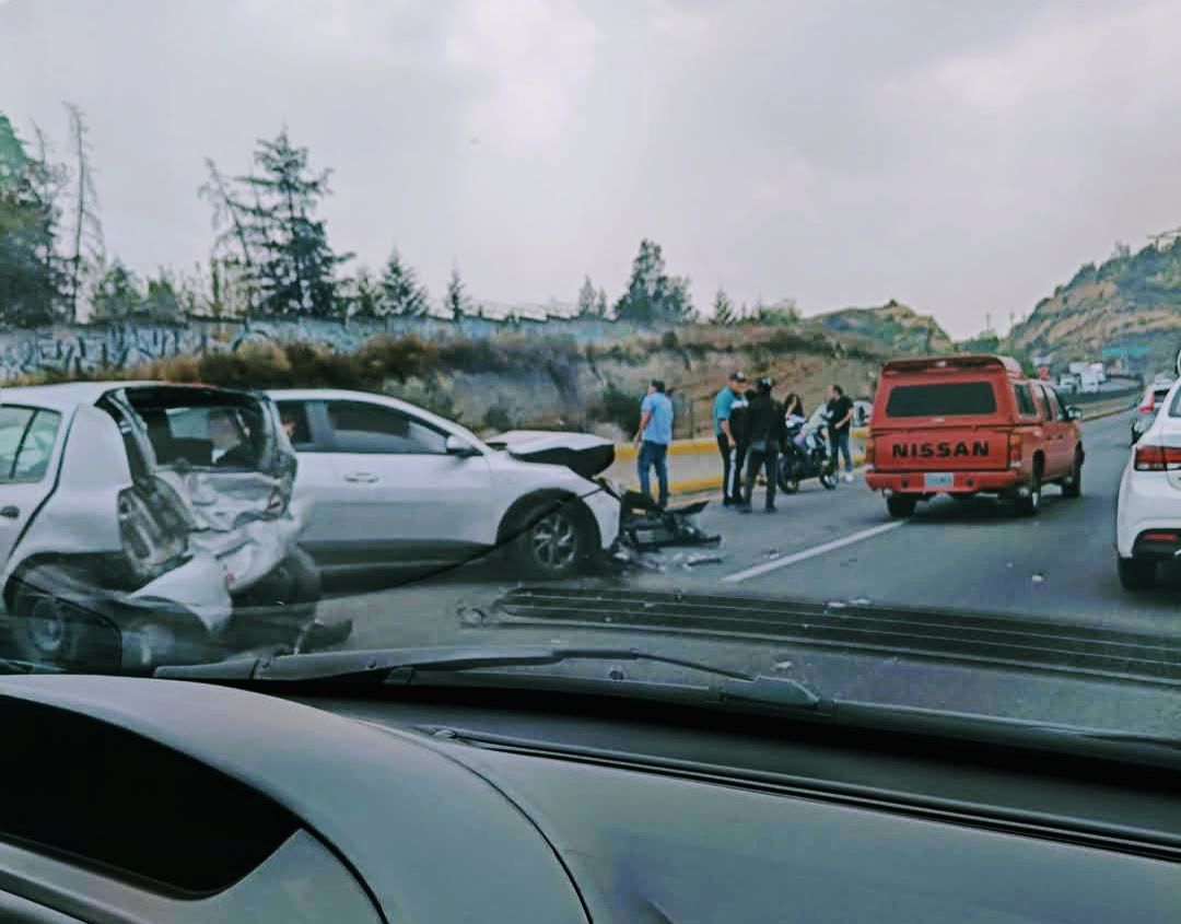 EdoMexInf's tweet image. Mzo 06, 2026 | 2:15 pm | Autopista Chamapa - Lechería | Se registra un accidente a la altura de la caseta de Atizapán, dirección sur. Laboran servicios de emergencia. Hay afectación vial en la zona 
#Accidente #Choque #EdoMex