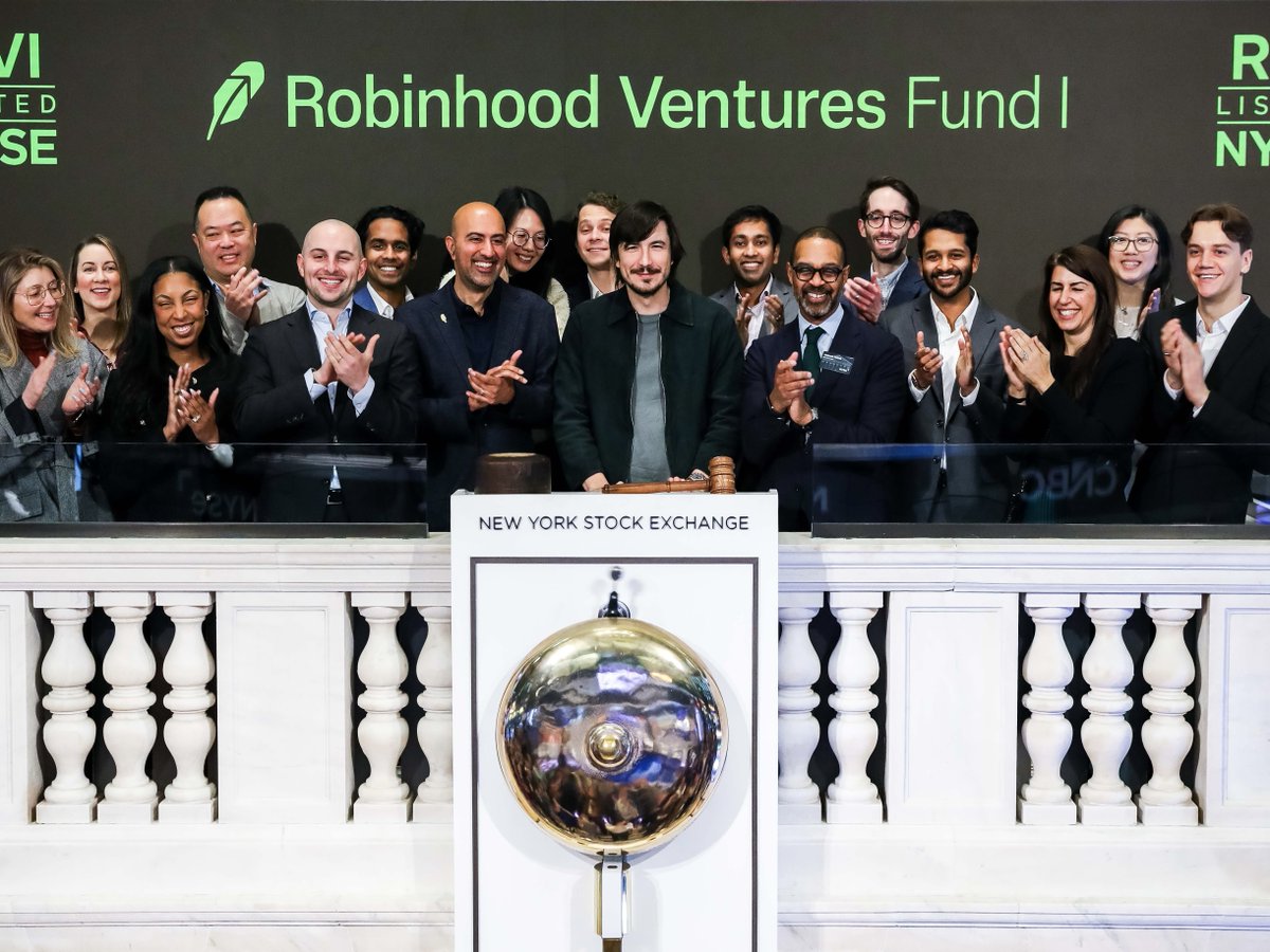 NYSE's tweet photo. IPO Monumental Moments 💚 $RVI

Congratulations to @VladTenev, @ShivVerma, and the entire @RobinhoodApp Ventures Fund I team on this exciting new chapter! https://t.co/lwj6IpATwe