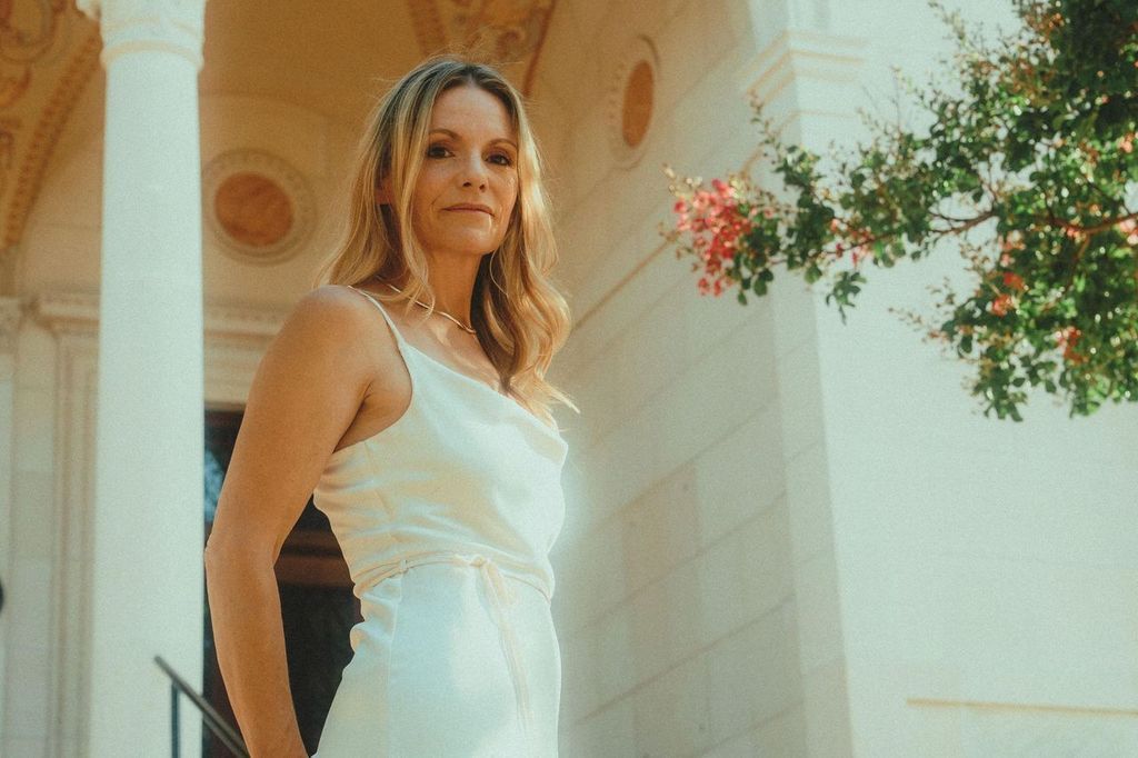 Beehive Candy tweet media