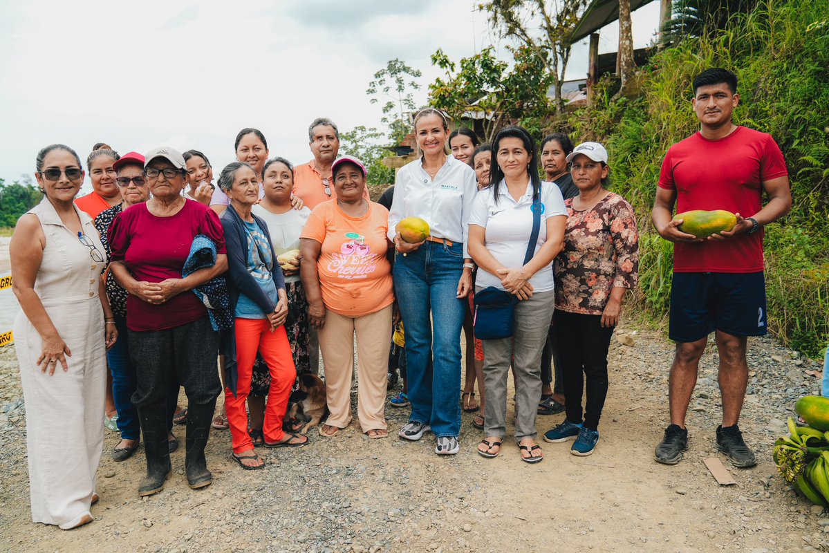 Protegemos las vidas en Naranjal 🪨

Esta mañana, la prefecta <a href="/marcelaguinaga/">Marcela Aguiñaga</a> se trasladó hasta Naranjal para inspeccionar los trabajos en la construcción del muro de gaviones que ejecutamos en el sector Las Damas, al pie de las riberas del río Jagua.

💪🏻 En su visita, moradores