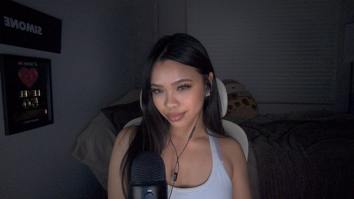 Simoneitl tweet media