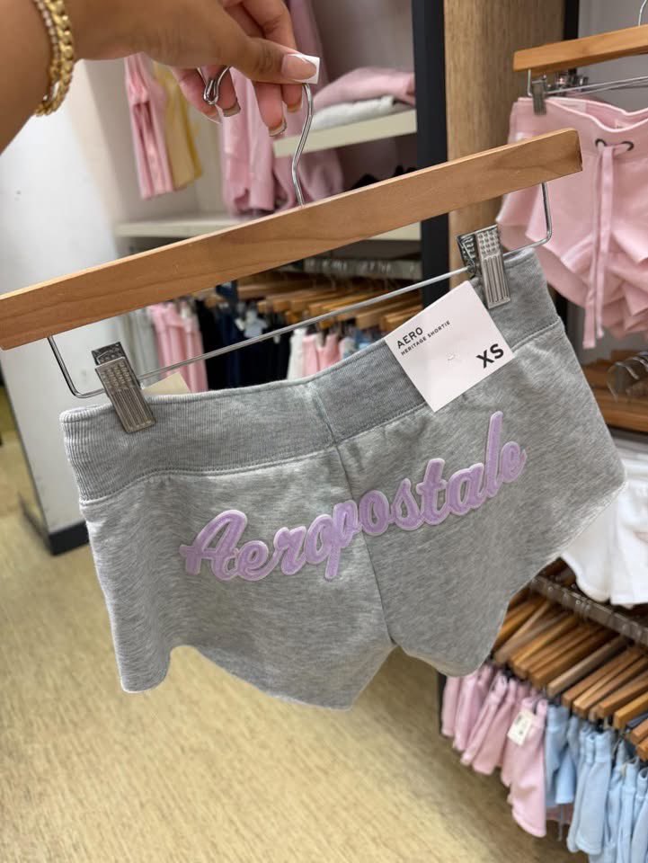 layxsnv's tweet photo. Girliess Runn to Aeropostale rn and grab these shortss 🏃🏽‍♀️😩😍 https://t.co/yYL6fuFnc8