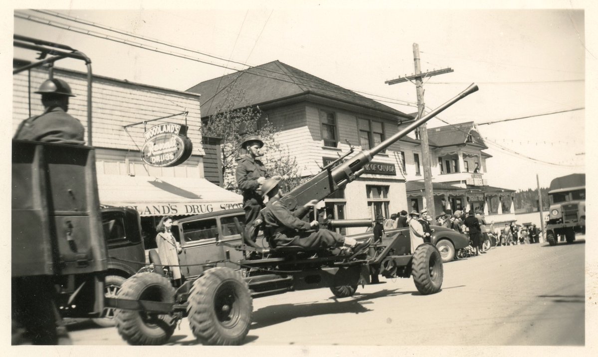 Canadian & British Photos & Postcards tweet media