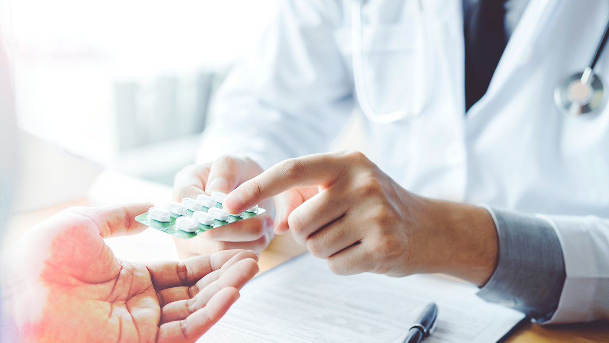 RevistaSemana's tweet photo. ¿Por qué el próximo Congreso definirá el modelo que marcará el futuro de la salud y el acceso a los medicamentos en el país? #AliadosSemana