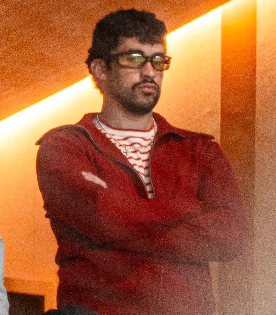 Bad Bunny hoy en el Clásico Mundial de Béisbol en Tokio, Japón. 🇯🇵