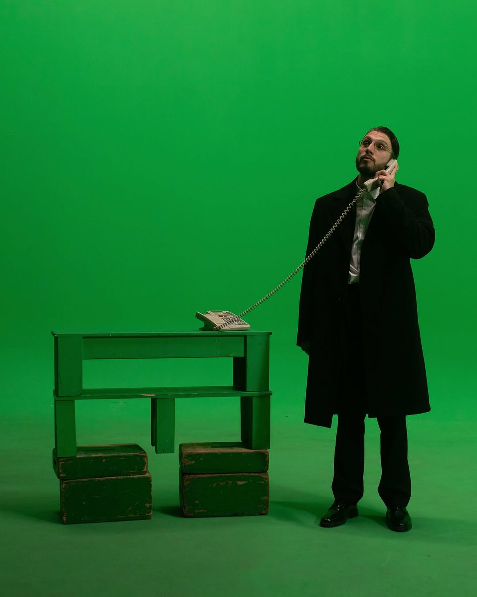 📸| (<a href="/bbnomula/">bbno$ 👶🚫💰</a>) Nova foto por trás das câmeras do clipe "why am i like this" Via bbnogames Instagram