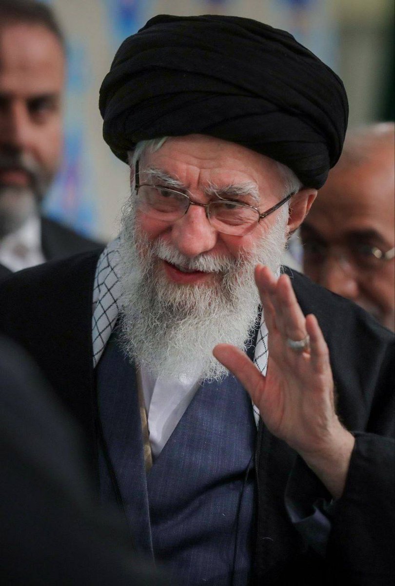 jwdr210819's tweet photo. آقای ما! رهبر ما! مراد ما!
یک هفته از عروج عارفانه و عاشقانه شما گذشت و ..
💔 ما را به سخت‌ جانی خود این گمان نبود 
#تا_پای_جان_برای_ایران
#لبیک_یا_خامنه_ای
#برای_ایران https://t.co/ER6Et9te5M