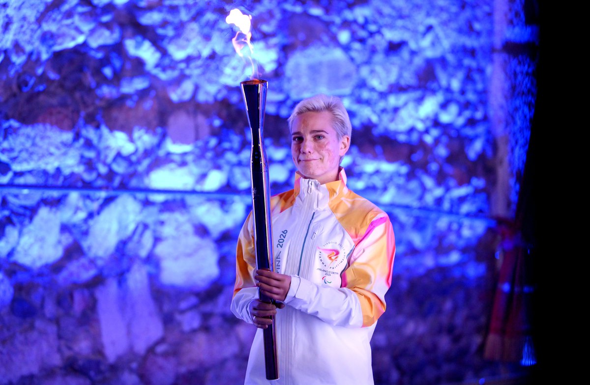 milanocortina26's tweet image. 🔥 @VioBebe with the Paralympic Flame!!

#MilanoCortina2026 #Paralympics #OpeningCeremony #SaveTheBestForLast