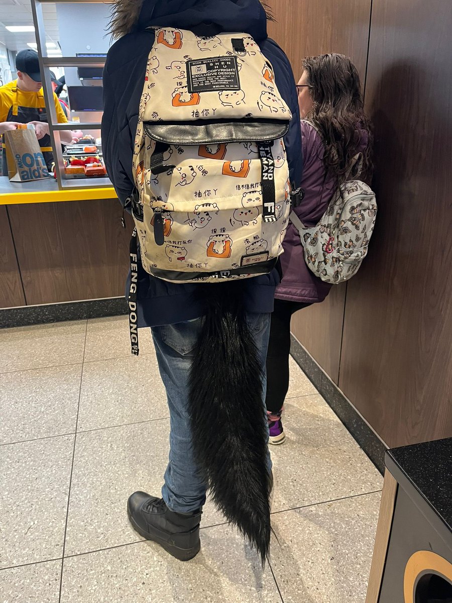 Can we please bring back shame? Wtaf is this? 🤷🏻‍♂️