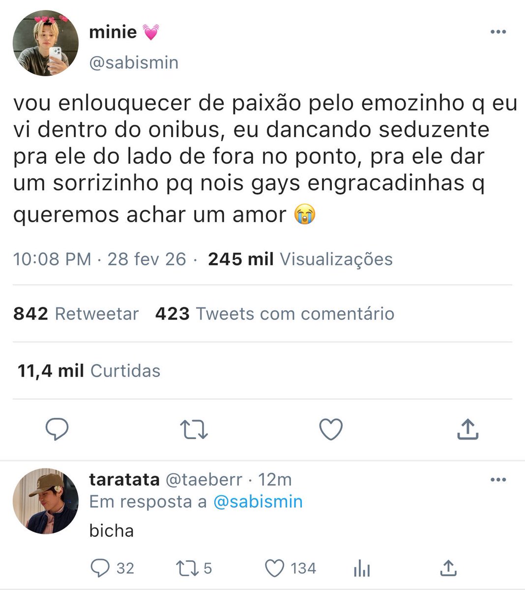 jminieblue's tweet photo. #jikookau — concluída. 🖤

onde jimin dança no ponto de ônibus só pra arrancar um sorriso do garoto emo que o observa pela janela do ônibus. 

ou onde jeon jungkook é só um garoto tentando fugir de sentimentos e relacionamentos — até park jimin aparecer e bagunçar tudo. https://t.co/n9gRbsYiza