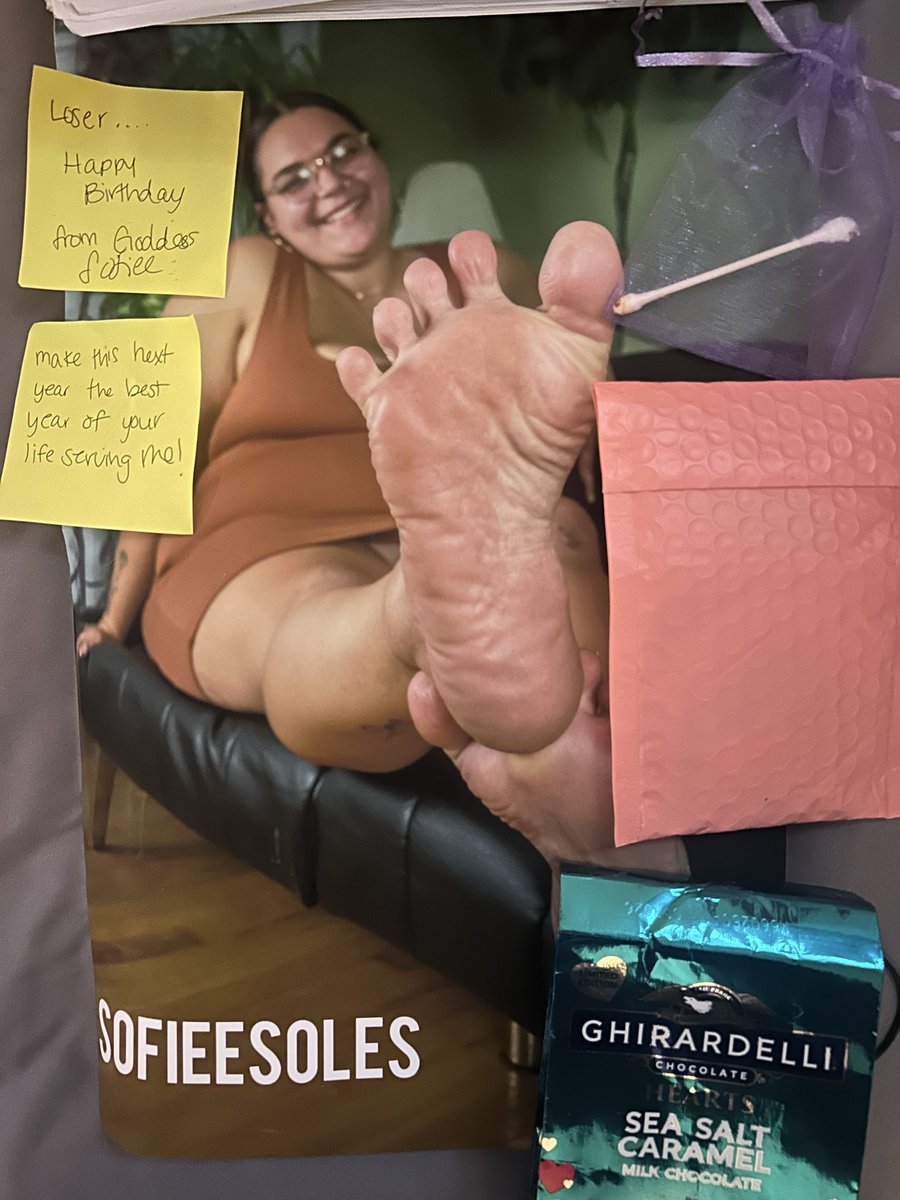 Miss Sofiee’s footboy tweet media
