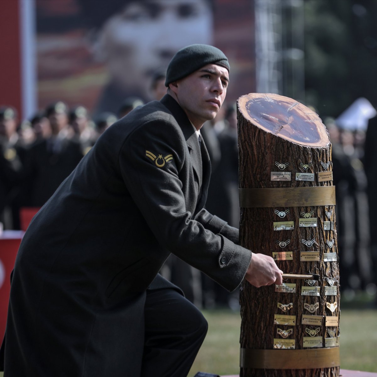 SİYAH SANCAK tweet media