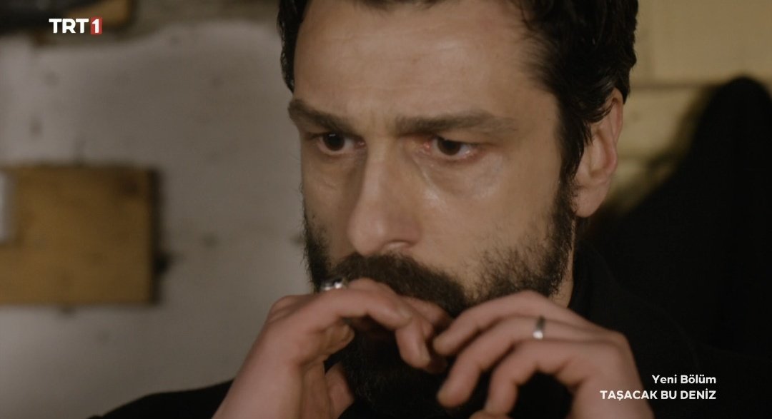 t_kalbi's tweet photo. Şerifin savcıyı görünce arkasına bakmadan kaçışı aahhahah

#TaşacakBuDeniz https://t.co/fRC13tBwrQ