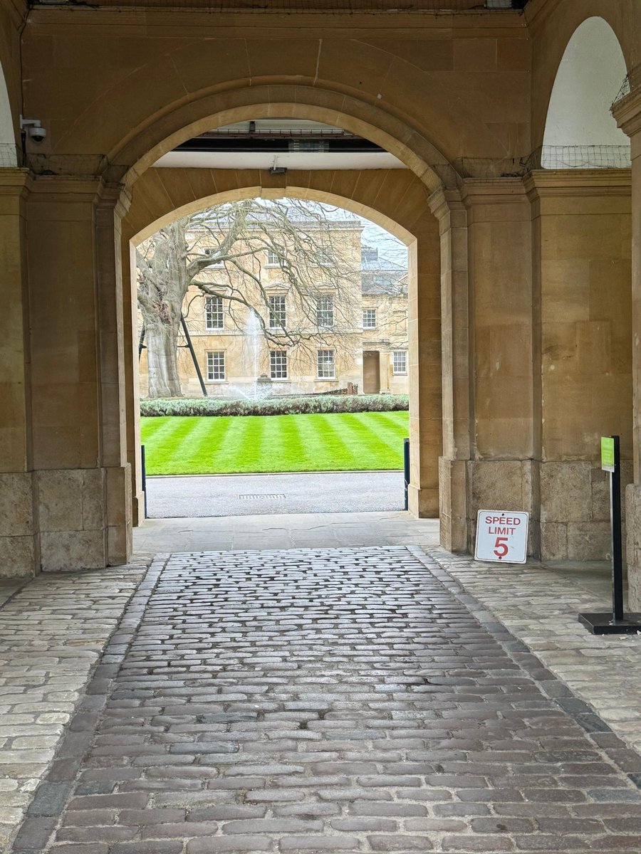 Histria Books tweet media