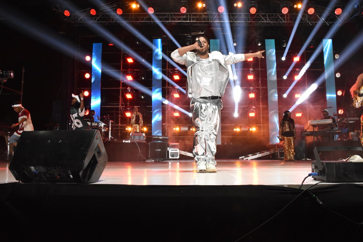 #WanLuoTvUpdates
#MakomaLiveInKampala 💃🕺

Makoma! Makoma! Makoma!
Okur dong mac apoka i bar Kololo. 

<a href="/PacificEventUg_/">PACIFIC EVENTS LTD</a> l <a href="/SafeBoda/">SafeBoda</a> l <a href="/SkyzHotel/">Skyz Hotel Kampala</a> l <a href="/CapitalFMUganda/">Capital FM Uganda</a>
<a href="/nbstv/">NBS Television</a> l <a href="/sanyukatv/">Sanyuka TV</a> l <a href="/afromobileug/">AfroMobile</a>
#TwekobeHardwareNabbingo #LionRecords