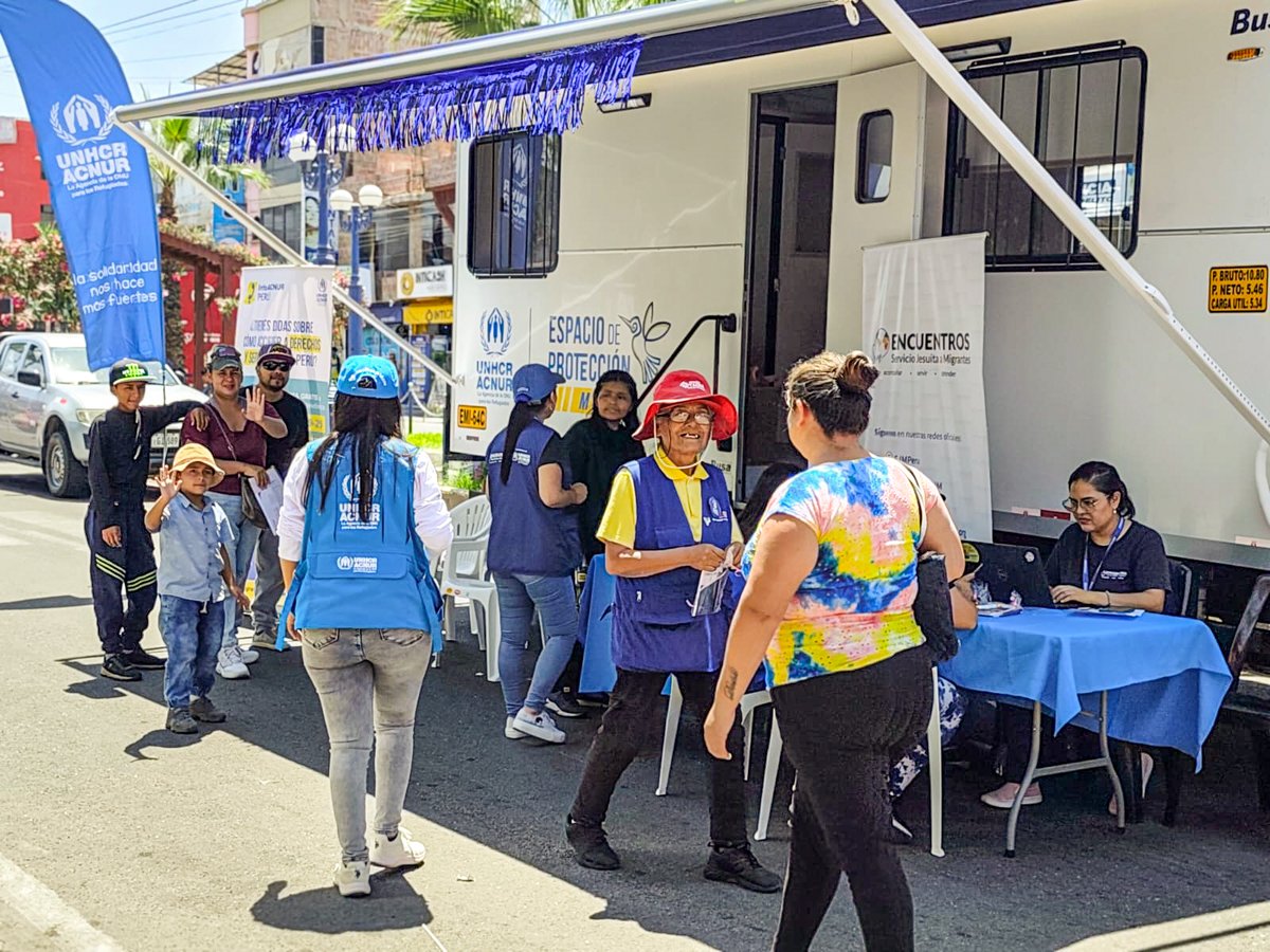 ACNURPeru's tweet photo. En #Tacna, participamos en una caminata y feria por el #DíaInternacionaldelaMujer.💜

Durante la jornada, brindamos orientación a 68 personas refugiadas, acercando servicios a quienes más lo necesitan.

Seguimos trabajando por un mundo más seguro y justo para todas las mujeres. https://t.co/ceyPDRGLRL