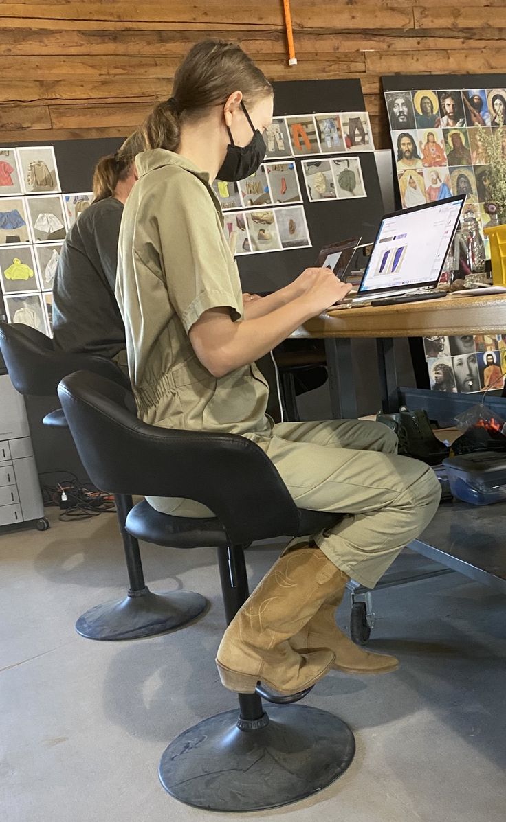 YEEZYTALIA tweet media