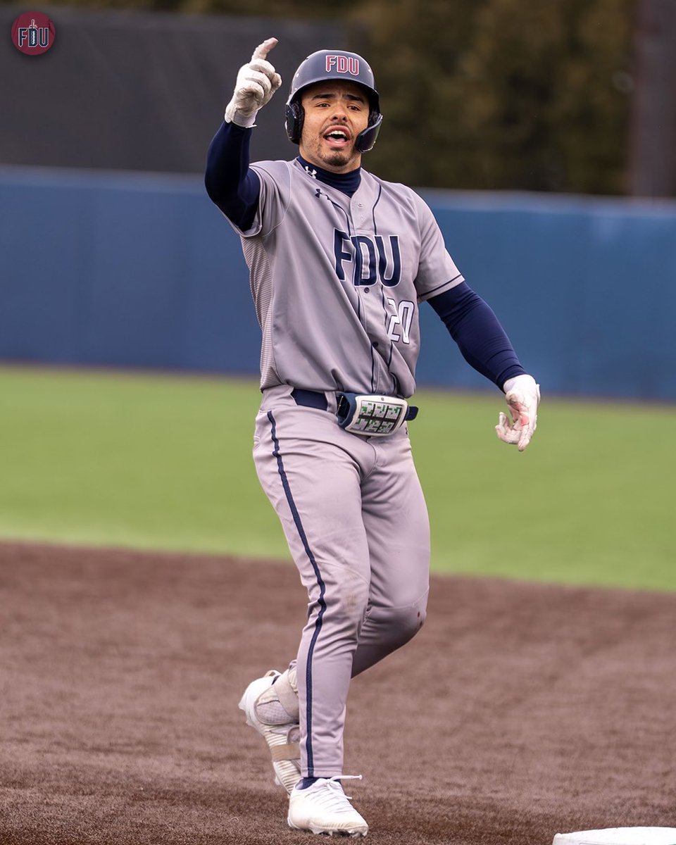 FDUKnightsBase's tweet photo. 11 runs in two innings, is that any good? 😉 

#uKNIGHTED | #AEFTB | #WTD https://t.co/SmHCPvabBK