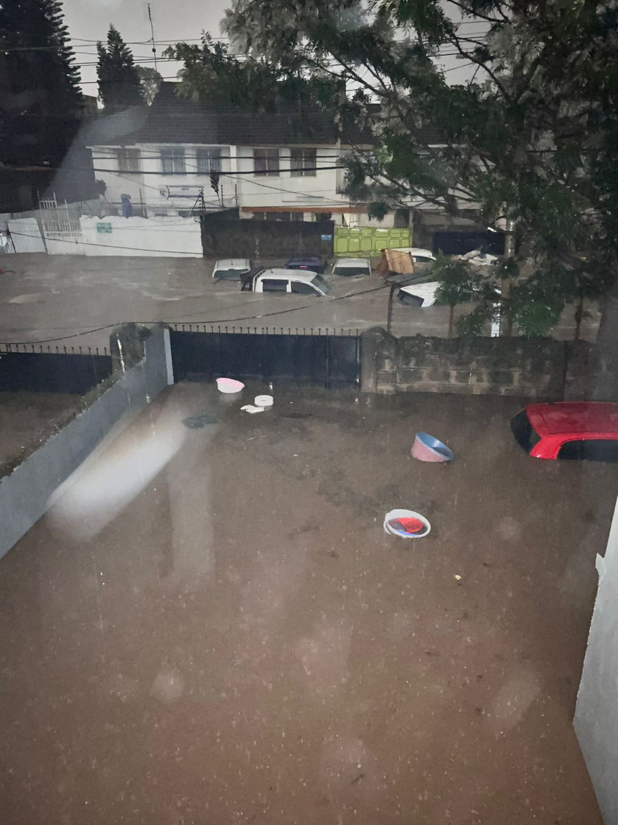 Let's have hopes that one day will get from 𝗦𝗶𝗻𝗴𝗮𝗽𝗼𝗼𝗿
#Nairobi #lazimaiwork #floodsinnairobi #Safety