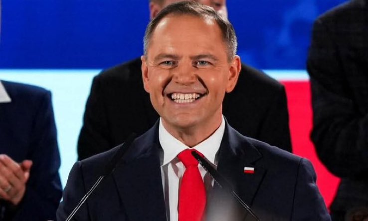 Dzięki Nawrocki Polska nie posiada ambasadorów w Emiratach Arabskich Omanie Bahrajnie i Katarze - ale winić rząd za brak działań to potrafi 😎
