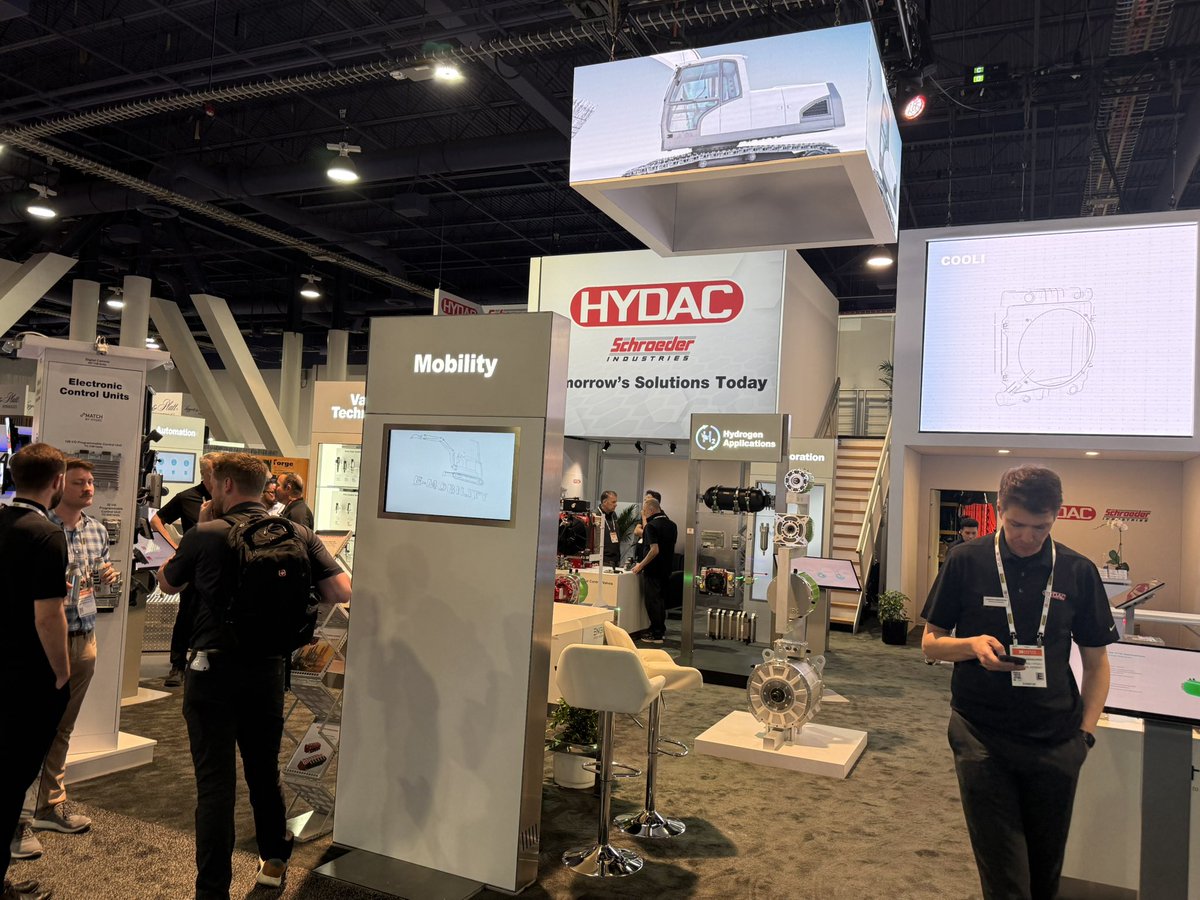 RTKlimko's tweet photo. It was nice catching up with Bernard Brown and meeting Kirk Davis at the HYDAC Group and @Schroeder_Ind booth this week @conexpoconagg https://t.co/HxytRY1lue