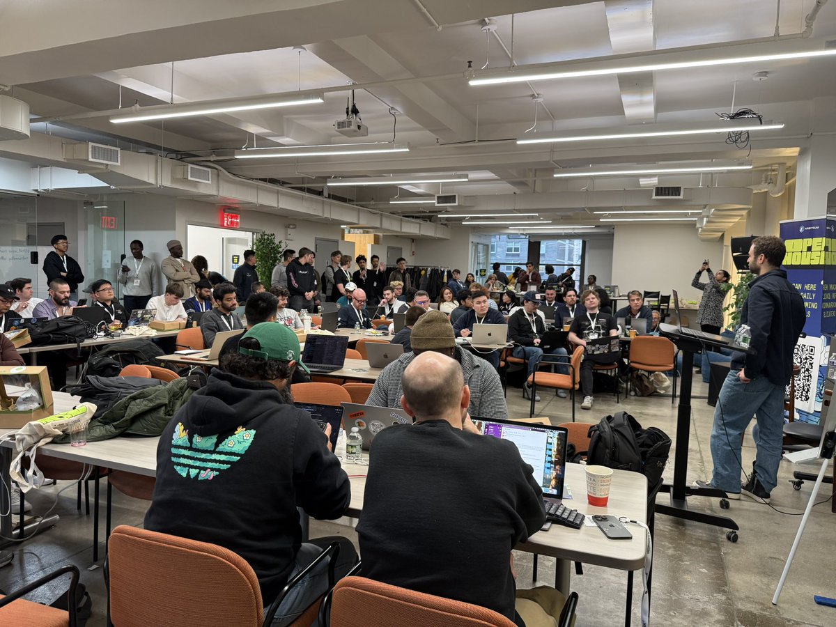 Arbitrum tweet media