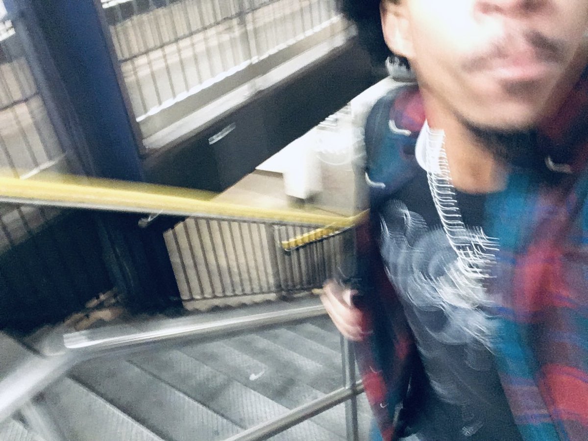 King HRL tweet media