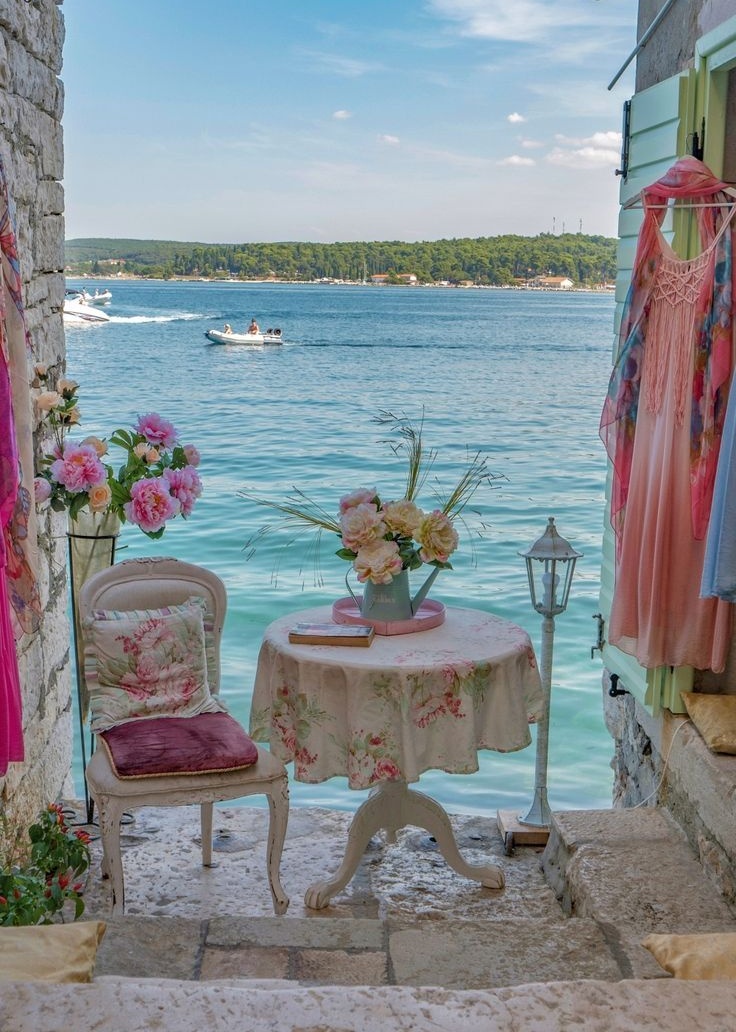 𝒍𝒖𝒏𝒂 tweet media