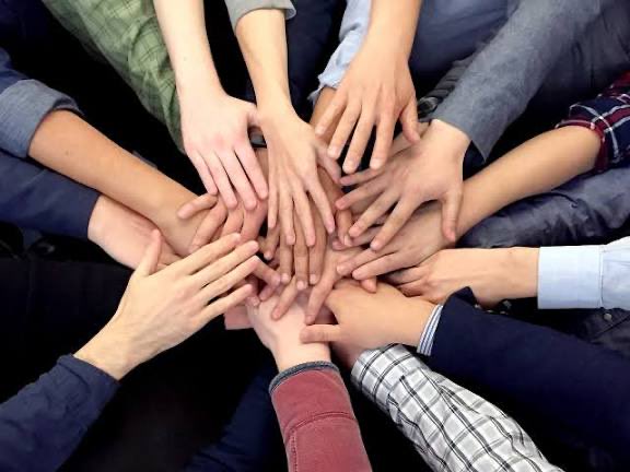 .<a href="/JuanjoAizcorbe/">Juanjo Aizcorbe Torra</a> .<a href="/alfonsocendon/">Javier Alfonso Cendón</a> .<a href="/Josepmcervera/">Josep Maria Cervera🎗</a> .<a href="/anacobocar/">Ana Cobo Carmona</a> .<a href="/MarijeFullaondo/">Marije Fullaondo</a> .<a href="/Macarenaloran/">Macarena Lorente Anaya</a> .<a href="/m_barbero/">Verónica M. Barbero</a> .<a href="/AlbMayoral/">Alberto Mayoral De Lamo .·.</a> .<a href="/CarinaMejias/">Carina Mejías</a> .<a href="/MoroMjesus/">mjesus moro almaraz</a> .<a href="/mapaniagua/">Miguel A. Paniagua</a> .<a href="/Idosagasti/">Idoia Sagastizabal Unzetabarrenetxea</a> .<a href="/EnriqueSantiago/">Enrique Santiago</a> .<a href="/CristinaValido/">Cristina Valido</a> .<a href="/PilarVallugera/">Pilar Vallugera#Donec Perficiam 🎗</a> Serán capaces de consensuar la PASARELA? 1X1 y TODOS