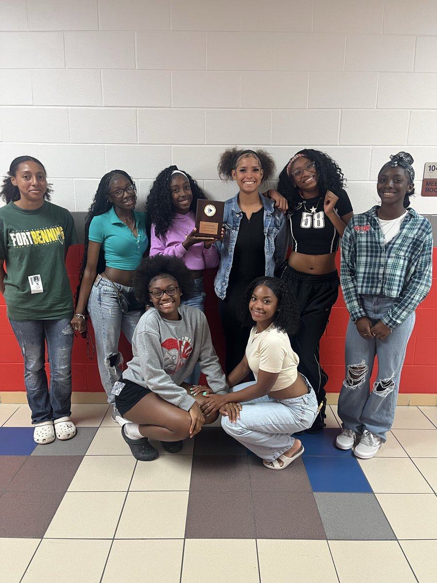 Cy Lakes Track & Field tweet media