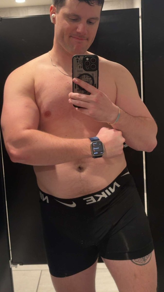 BraxtonK1ng's tweet image. 😌